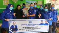 demokrat berbagi
