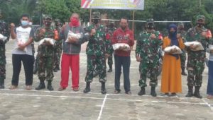 Peduli Warga Terdampak Covid-19, Kodim 0416/Bute Bagikan 150 Karung Beras