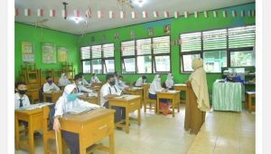 IMG_20210924_173707 Ribuan Sekolah Kluster Corona?, Ini Penjelasan Maxi Rein Rondonuwu