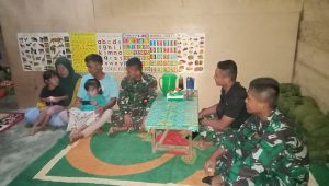 foto-kedekatan-personil-satgas-tmmd112-kekuarga-asuh Begini Potret Kedekatan Satgas TMMD Bersama Orangtua Asuh