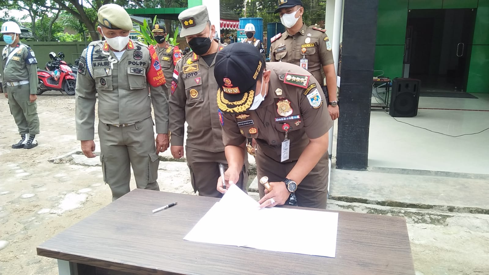 Dua Oknum Anggota Satpol-PP di Pecat Akibat Pungli Dimasa PPKM.