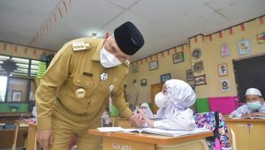 foto-wali-kota-jambi-fasha Usia Dibawah 12 Tahun Ada Pembatasan
