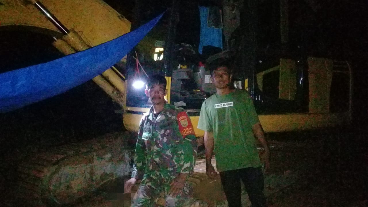 Siaga Menjaga Alat Berat, Satgas TMMD Tidur di Lokasi Bersama Warga