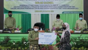 foto-gubernur-jambi Peringati HUT Kabupaten Tebo, Gubernur Al Haris: Kedepan Pemerintah Provinsi Jambi Fokus Membenahi SDM