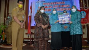 foto-hj-hesti-alharis Hj. Hesti Haris Canangkan Gerakan Keluarga Pelopor Perubahan di Kabupaten Muaro Jambi