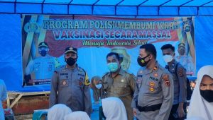 Kapolres Bungo Tinjau Pelaksanaan Vaksinasi Massal Di Mapolsek Muko-Muko Bathin VII