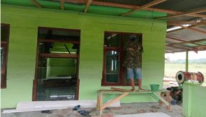 foto-masjid-muhajirrin-d-percantik Masjid Al Muhajirin di Percantik, Satgas TMMD Bersama Warga Lakukan Pengecetan