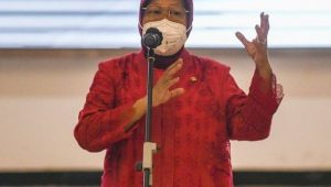 foto-mensos-tri-rismaharini- Marahnya Risma, Begini Menurut Pengamat