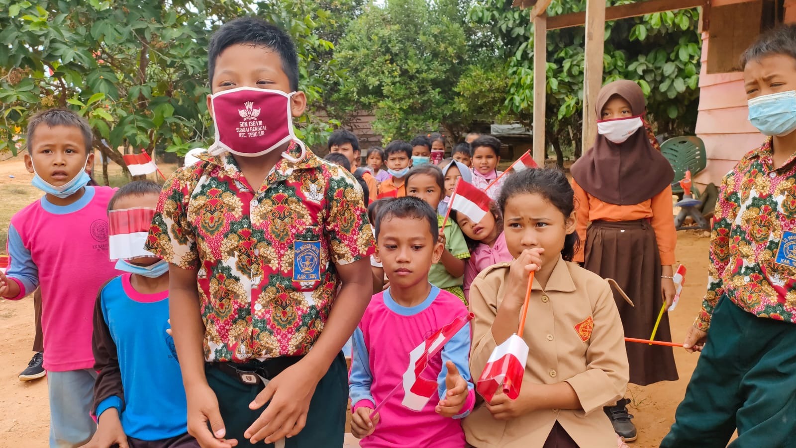 foto murid sd di lokasi tmmd112