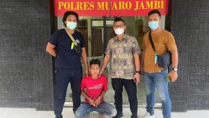 foto-pelaku-kaos-merah Pelaku Sudah Menyiapkan Lobang Sebelum Habisi Nyawa Korban