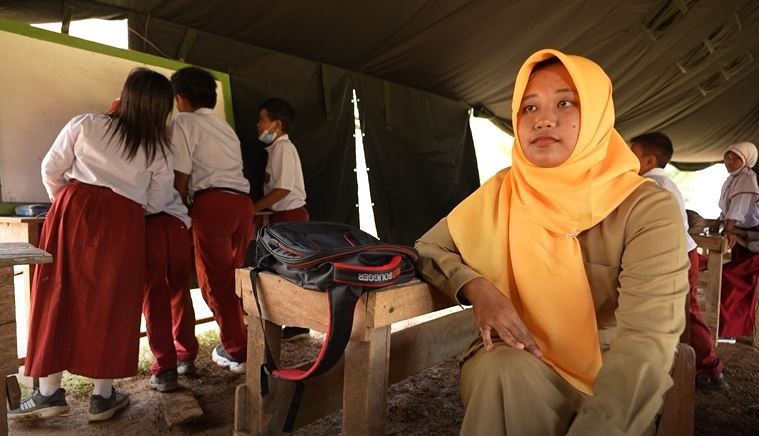 Tak Lama Lagi Satgas Akan Pergi, Guru SD Pembantu: Jasa Kalian Akan Dikenang