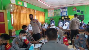Polsek Muara Bungo Kembali Gelar Vaksinasi Kepada Pelajar SMPN 2
