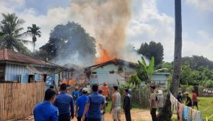 foto-rumah-nenek-tinik VIDEO: Sijago Merah Melalap Rumah Nenek Tinik