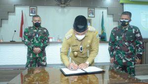 foto-walikota-mou Pemkot Jambi Kerjasama Bidang Kesehatan dan Kearsipan