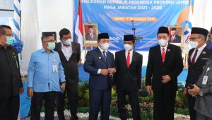 foto-gubernur-dan-ketua-ombudsman-jambi Gubernur Al Haris berharap peranan Ombudsman dalam mengawasi Pelayanan Publik di Provinsi Jambi