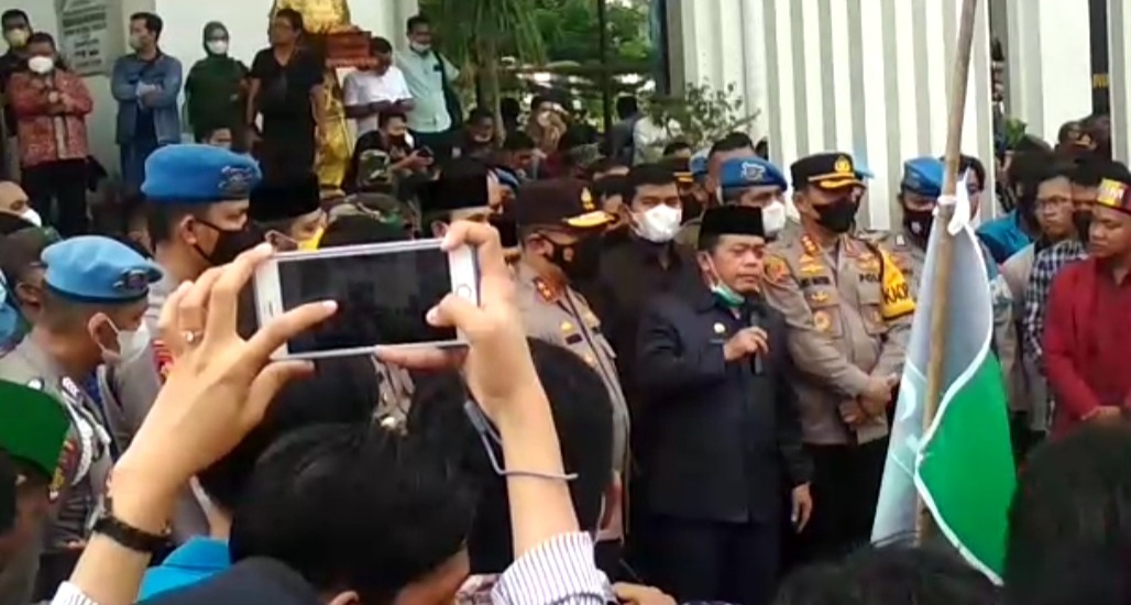Gubernur Jambi Al Haris Temui Mahasiswa