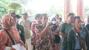 foto-aksi Sejumlah Aktivis Gelar Aksi di Dinas Pendidikan Provinsi Jambi