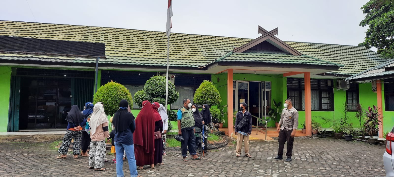 Jatah Dikurangi, Emak-Emak Datangi Dinsos dan DPRD Kota Jambi