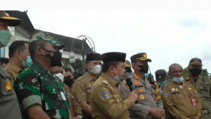 foto-gubernur-jambi-menyambut-aksi-massa Aksi Massa Sopir Batubara di Sambut Langsung Gubernur Jambi