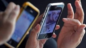 foto-ilustrasi-hp 7 Bocah Bau Kencur Bikin Konten Porno, Videonya Tersebar