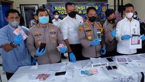 foto-konferensi-pers Polisi Bongkar Sindikat Perdagangan Anak, Satu Pelaku Masih Dibawah Umur