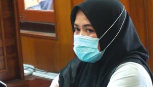 foto-rw-menjalani-persidangan Sebut Suami Tak Bisa Ereksi Dua Tahun, Wanita di Surabaya Terancam Penjara