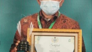 foto-alharis-penghargaan-baznas Gubernur Jambi Al Haris Mendapat Penghargaan Baznas Award 2022