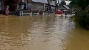 foto-banjir Puluhan Rumah di Bungo Terendam Banjir Saat Pergantian Tahun