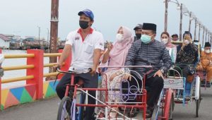foto-gubernur Al Haris :Masyarakat Jambi Paling Bahagia Se-Sumatera