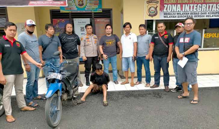 foto pelaku pembakar istri