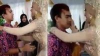 foto seorang pria menangis di pesta pernikahan
