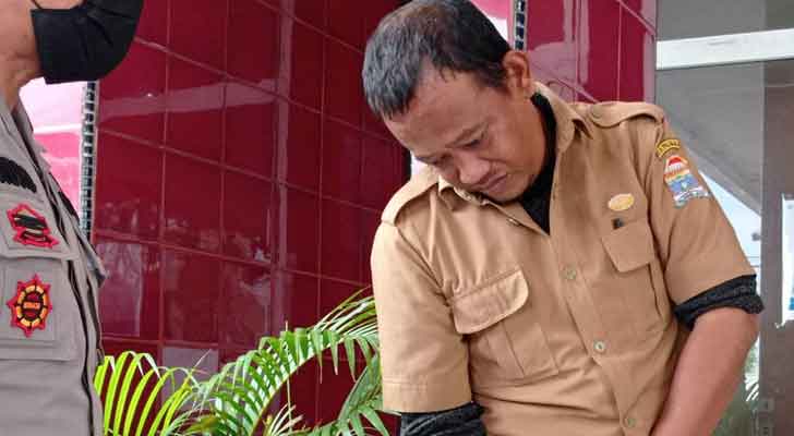 foto-tersangka-reno Bermodalkan Seragam, Pecatan ASN Tipu Warga