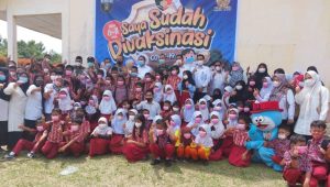foto-bupati-bungo Bupati H.Mashuri Tinjau Langsung Vaksinasi di SDN 219 BTN Lintas Asri