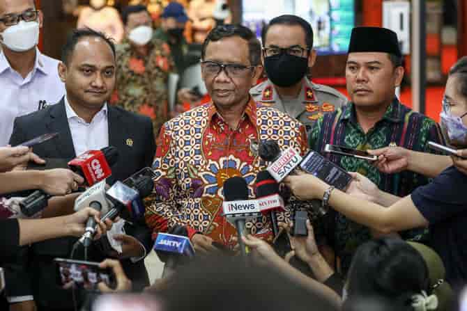 Mahfud Imbau Masyarakat Tidak Bayar Utang Pinjol Ilegal