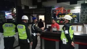 Sub Denpom II/2-1 bersama Provos Kodim 0416/Bute Razia Tempat Hiburan Malam