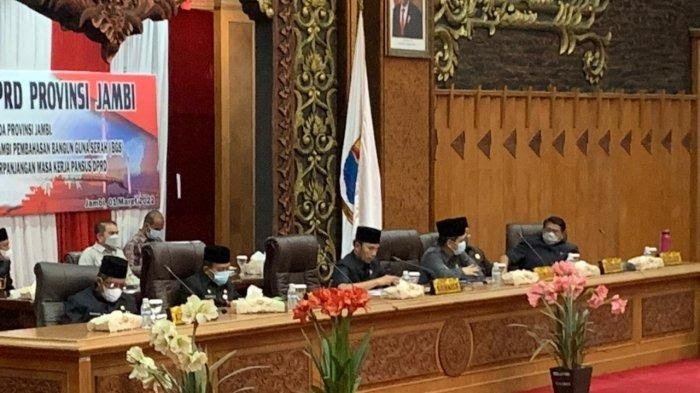 foto rapat paripurna dprd