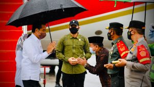 SAVE_20220408_222423 Al Haris Dampingi Kunker Jokowi