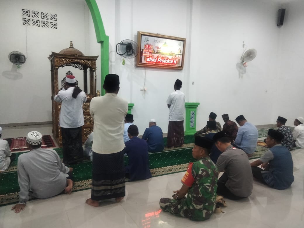 foto anggota kodim0416 di masjid