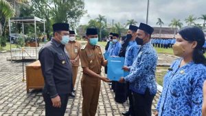 foto-bupati-bungo Bupati Bungo Pimpin Langsung Pengambilan Sumpah Janji 218 PNS