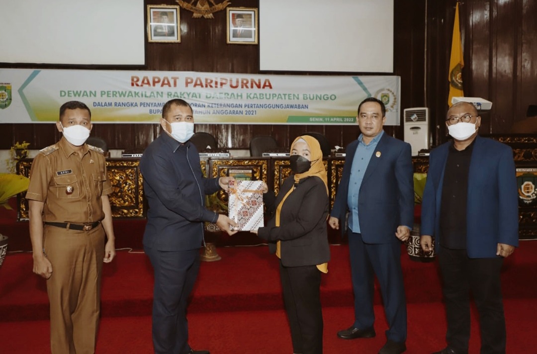 foto bupati bungo sampaikan lkpj