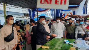 foto-fasha-wako Fasha Pastikan Makanan di Pasar Bedug Aman di Konsumsi