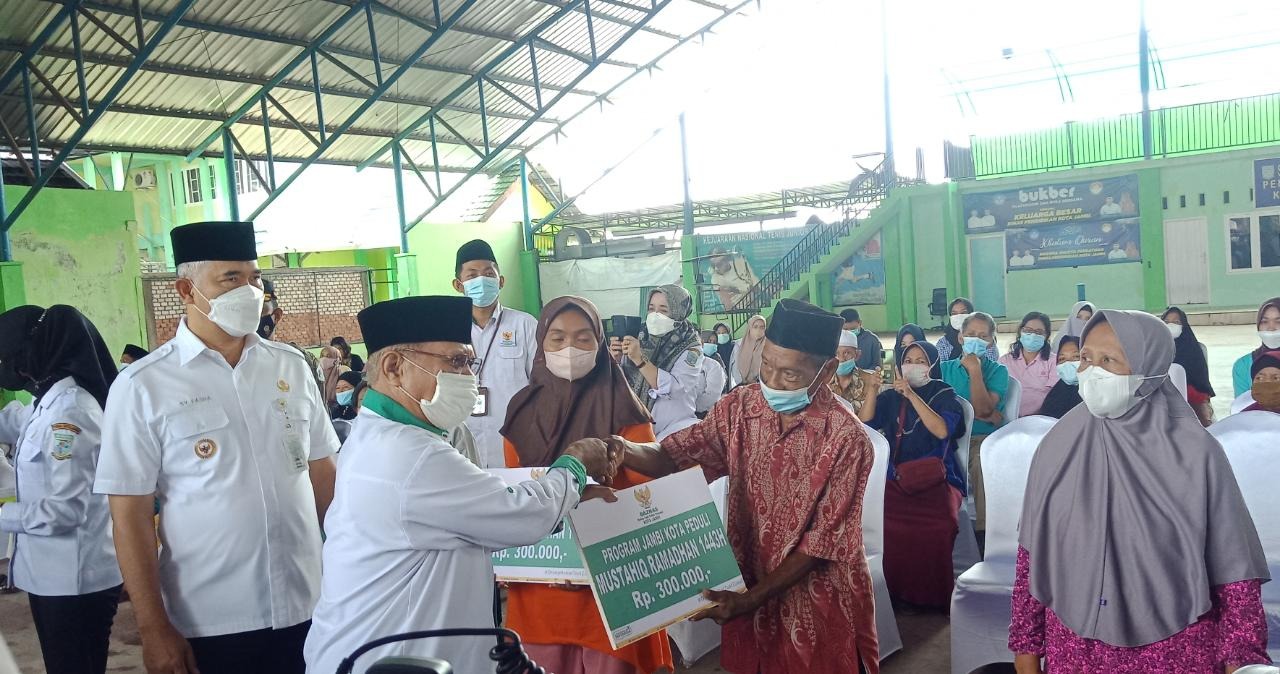 10 Ribu Mustahik Terima Zakat, Fasha :  Gunakan untuk Hal yang Bermanfaat