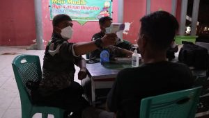 foto-kodim0416-vaksinasi Digelar Malam Hari, Vaksin Kodim 0416/Bute Tetap Diserbu Warga