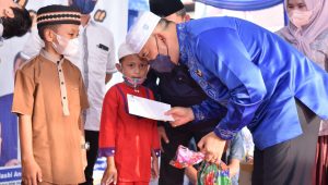 foto-nasdem-fasha Aksi Nasdem Berbagi, Fasha Santuni Anak Yatim
