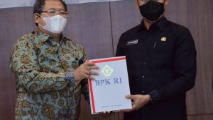 foto-bupati-tebo-wtp Untuk Ketujuh Kali, Pemkab Tebo Kembali Raih Predikat WTP