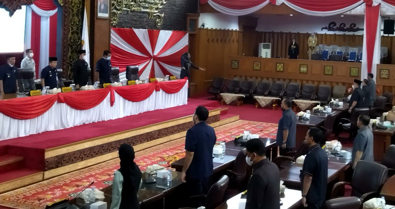 Rapat Paripurna Al Haris:Sampaikan Penjelasan Pertanggungjawaban Pelaksanaan APBD