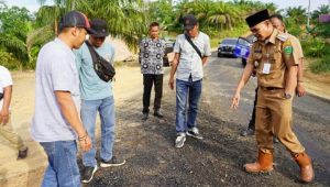 foto-pj-bupati-tebo Pj Bupati Tebo Aspan Meninjau Ulang Proyek Jalan Yang Bersumber Dana PEN
