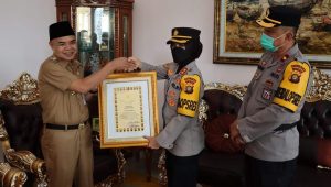 foto-pj-bupati-tebo Pj Bupati Aspan Terima Penghargaan Atas Partisipasi Kamtibmas Dari Polda Jambi