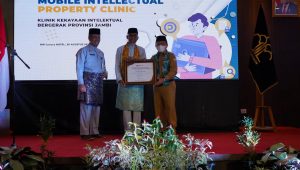 foto-gubernur-jambi Gubernur Jambi Al Haris Imbau UMKM Daftarkan Merek Produk ke KEMENKUMHAM