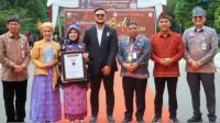 IMG-20220929-WA0028 Raih Rekor MURI, Hj. Hesnidar Haris Ajak Masyarakat Cintai Batik Jambi